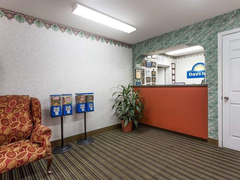 Days Inn By Wyndham Dickson Εξωτερικό φωτογραφία